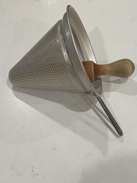 H115 Beaconware Vintage No Cone Sieve Ricer Colander With Wooden Pestle