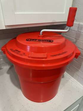 4010966 Chef Master 5 Gal Salad Lettuce Spinner Built-in Brake Hand Powered