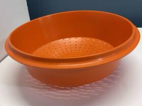 6805 Fesco Orange Colander Strainer Vegetable Fruit Wash Kitchen Sink Used Vtg 6805 Fesco Orange Colander Strainer Vegetable Fruit Wash Kitchen Sink Used Vtg