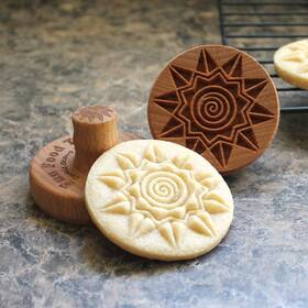 B0f4gn56kl Fun Food Tools Wood Cookie Stamp Spiral Star 2.5in Cs-126