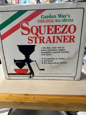 09142 Garden Way Squeezo Strainer - Vintage Used In Box 09142 Garden Way Squeezo Strainer - Vintage Used In Box