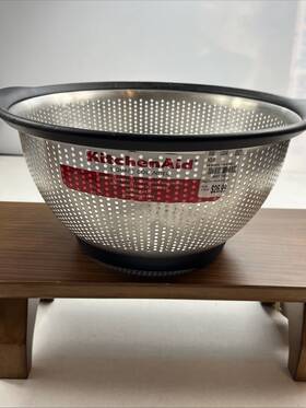 Kitchen Aid 024131406210 5 Quart Colander. Stainless. Rubber Handles & Base. New