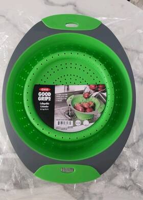 Oxo 719812682372 Good Grips Collapsible Colander 3.5 Qt/3.3 L Flexible Silicone Green And Grey