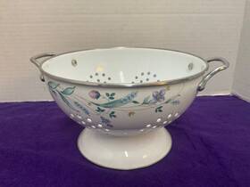80031 Pfaltzgraff April Pattern 8.5 Inch Colander 3 Quart Porcelain Enamel/steel
