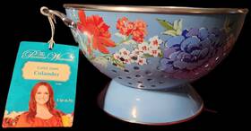 Pw667899 Pioneer Woman The Classic Charm 5-quart Colander Pw667899 Pioneer Woman The Classic Charm 5-quart Colander