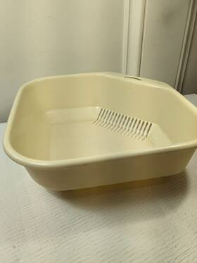 5816 Rubbermaid Vintage Kitchen Sink Corner Plastic Strainer #5816 Almond Drainer