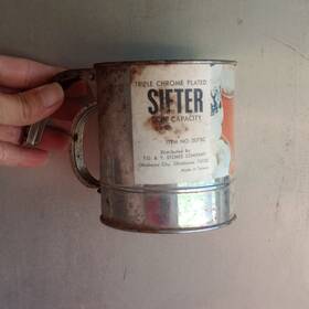T.g. & Y. 2078c T.g. And Y. Vintage 1 Cup Triple Chrome Plated Manual Handheld Flour Sifter- Works