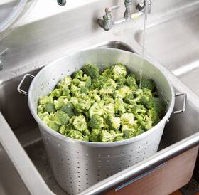 38020 Town 38020/dz 150 Quart Tapered Aluminum Vegetable Colander With Handles - Free Ship