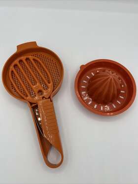 1492-16 Tupperware Harvest Orange One-handed Sifter And Juicer Vintage #1492-16