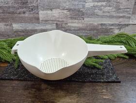 Tupperware 1523c-6 Vintage White Colander Double-spouted Food Strainer #1523c-6 1980s