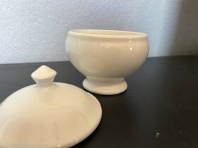 Vikko 060972102220 Soup Crocks With Lion Lids 14 Ounce Modern White Bowl Cover