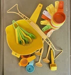 Vtg Tupperware 28 Pcs Gadgets Measuring Spoons/cups Colander Cake Taker Strap. Fixed Price $75.00.