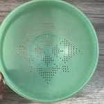 Vtg Tupperware Jade Green Colander Strainer Bowl #339-3. Fixed Price $8.49.