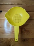 Vtg Tupperware 1200 Small Berry Strainer Vegetable Colander Yellow With Handle. Fixed Price $11.99.
