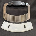 Pampered Chef Stainless Steel Crinkle Cutter Kitchen Gadget With Cover. Fixed Price $13.99.