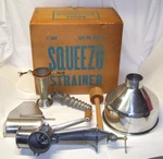Vintage Squeezo Berarducci Strainer Model 400-TS Original Box Canning Juices. Fixed Price $68.00.