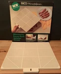 Ekco Microhelpers Microwave Bacon Splatter Screen 41012 (small Crack). Fixed Price $9.99.
