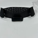 Black Kitchen Gizmo Snap 'n Pot And Pasta Strainer Silicon. Fixed Price $11.25.