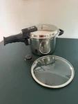 Vintage Ultrex 6 Qt Pressure Cooker. Fixed Price $60.00.