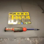 16 Pice Milwaukee Screwdriver & Dewalt 13 Drill Bits Combo Yellow/black. Fixed Price $18.99.