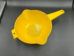Tupperware Large Qt Yellow Colander Strainer With Handle 1523-1. Fixed Price $11.66.