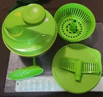 Tupperware Lime Green Quick Chef System Manual Food Processor Chopper Mixer. Fixed Price $23.50.
