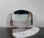 Pampered Chef Stainless Steel Crinkle Cutter Curved Blade W/guard Kitchen Gadget. Fixed Price $14.40.