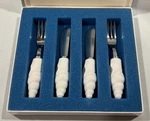 Set Of 4 Vtg Shafford Ceramic Hors Oeuvres Forks Knives Seashells Japan. Fixed Price $14.00.