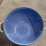 Reston Lloyd Calypso Basics Blue Enamel Metal Colander 8IN, Handles, Footed. Fixed Price $17.95.