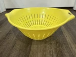 Vtg Rubbermaid 1970'S Colander 2931 Strainer Yellow Plastic Usa Handles 11X4". Fixed Price $17.88.