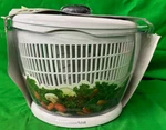 Kitchenaid Salad & Fruit Spinner 3 Removable Dividers (white/black) Nwt. Fixed Price $39.01.