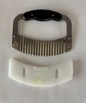 The Pampered Chef #1063 Crinkle Cutter Curved Blade Stainless W/ Cover. Fixed Price $14.99.