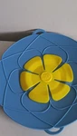 Pampered Chef Silicone Food Cover Blue Yellow Spill Stopper Lid Kitchen Tool. Fixed Price $25.00.