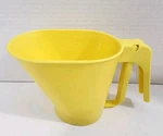 Vintage Rubbermaid Hand Held 3-CUP Sifter Yellow Heavy Duty Plastic Usa. Fixed Price $7.99.