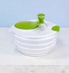 Mainstays Salad Spinner 4 Quart Green Easy Rotary Handle. Fixed Price $13.47.