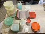 31 Pieces Of Tupperware Containers/bowls And Lids (see Description For Details). Fixed Price $15.95.