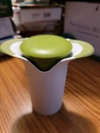Microplane Veggie Wedgie Hand Held Vegetable Pickling Carrot Slicer Green White. Fixed Price $7.00.