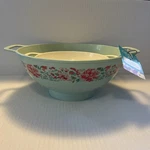 The Pioneer Woman Colander 2 Piece Set 1 & 3 Quart Gorgeous Garden Pattern. Fixed Price $19.95.