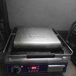 Globe GSG10 Commercial Electric Panini Press, Smooth Non-stick Plates.. Fixed Price $800.00.